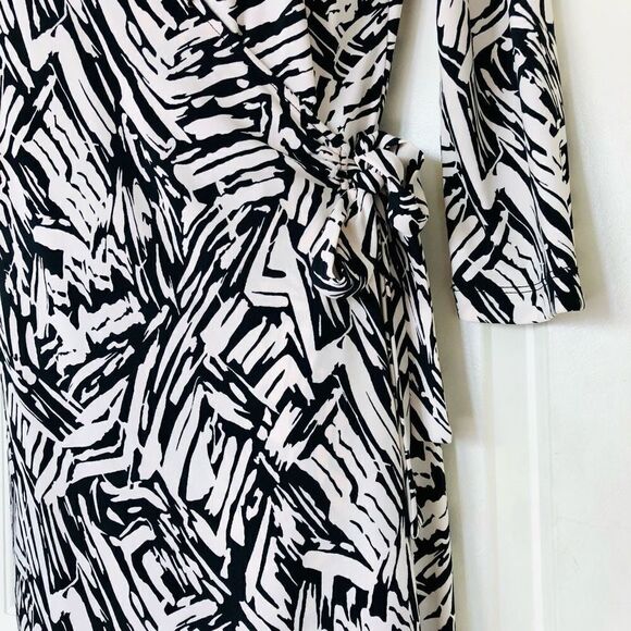 BCBGMAXAZRIA Black and White Print Sheath  Wrap Dress - Picture 5 of 16